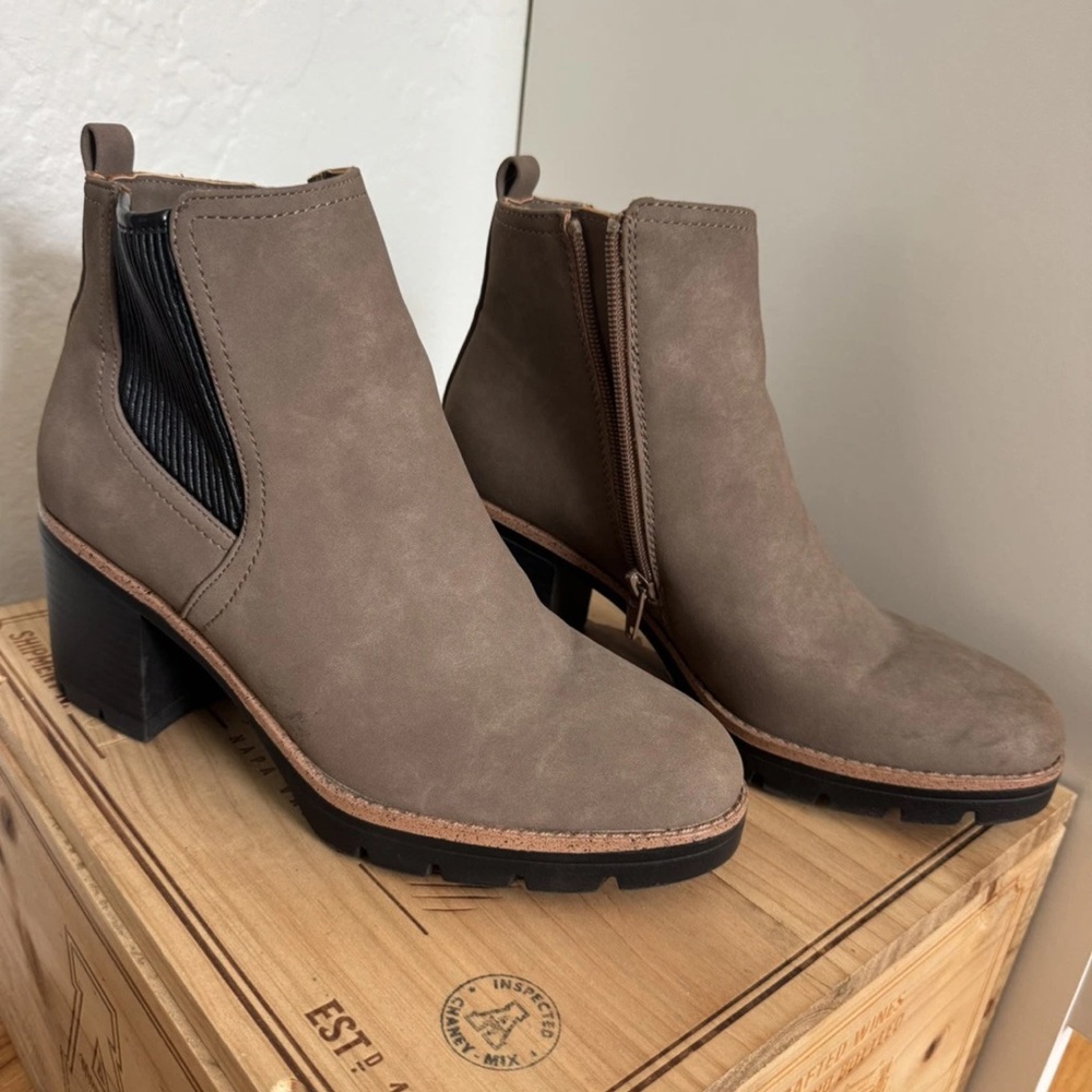 Naturalizer Taupe Ankle Booties